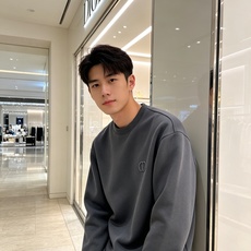 Dior 迪奥 2026秋冬新款休闲圆领空气层卫衣 经典同色CD刺绣logo,低调有质感。选用空气层面料,柔软有型不易变 Dior 迪奥 2026秋冬新款休闲圆领空气层卫衣 经典同色CD刺绣logo,低调有质感。选用空气层面料,柔软有型不易变
