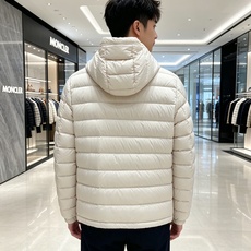 Moncler 蒙口 2026秋冬新款羽绒服重磅上新 甄选90新国标白鸭绒,高蓬松度,防寒性能出色 全套原版五金,拉链、 Moncler 蒙口 2026秋冬新款羽绒服重磅上新 甄选90新国标白鸭绒,高蓬松度,防寒性能出色 全套原版五金,拉链、