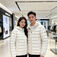 Moncler 蒙口 2026秋冬新款羽绒服重磅上新 甄选90新国标白鸭绒,高蓬松度,防寒性能出色 全套原版五金,拉链、 Moncler 蒙口 2026秋冬新款羽绒服重磅上新 甄选90新国标白鸭绒,高蓬松度,防寒性能出色 全套原版五金,拉链、