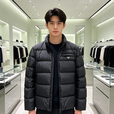 Prada 普拉达2026秋冬专柜同步新品发布,最新款羽绒服出货,全部原版购入,今年最新色,无论面料和辅料,真正做到了1 Prada 普拉达2026秋冬专柜同步新品发布,最新款羽绒服出货,全部原版购入,今年最新色,无论面料和辅料,真正做到了1