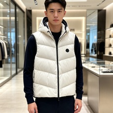 Moncler Valmasque蒙口男士可拆卸兜帽羽绒马甲.原版购入开发.特级鹅绒填充➕原厂替换面料➕原厂配套五金. Moncler Valmasque蒙口男士可拆卸兜帽羽绒马甲.原版购入开发.特级鹅绒填充➕原厂替换面料➕原厂配套五金.