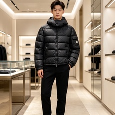 特级羽绒⬆️Moncler王牌经典,2026全新上市.Maya(全新科技尼龙)男士哑光短款羽绒夹克外套.限定卡其色. ⚠ 特级羽绒⬆️Moncler王牌经典,2026全新上市.Maya(全新科技尼龙)男士哑光短款羽绒夹克外套.限定卡其色. ⚠