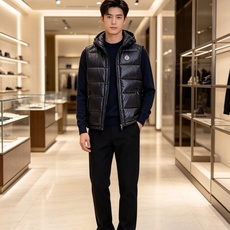 特级羽绒⬆️Moncler Bormes(贸易公司渠道订单)男士连帽羽绒马甲.连帽可脱卸.可变立领马甲.不讲面料/不讲五 特级羽绒⬆️Moncler Bormes(贸易公司渠道订单)男士连帽羽绒马甲.连帽可脱卸.可变立领马甲.不讲面料/不讲五