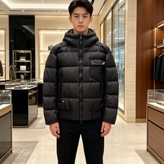 Dior 迪奥 🆕🆕🆕26年冬季最新羽绒服 立体剪裁廓形版型上身显瘦帅气!胸前小logo设计、时尚感极强。保暖拒绝臃肿! Dior 迪奥 🆕🆕🆕26年冬季最新羽绒服 立体剪裁廓形版型上身显瘦帅气!胸前小logo设计、时尚感极强。保暖拒绝臃肿!