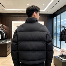 特级羽绒⬆️Moncler Genius天才设计师Seymour短款男女款羽绒夹克外套.Moncler x EE72 b 特级羽绒⬆️Moncler Genius天才设计师Seymour短款男女款羽绒夹克外套.Moncler x EE72 b