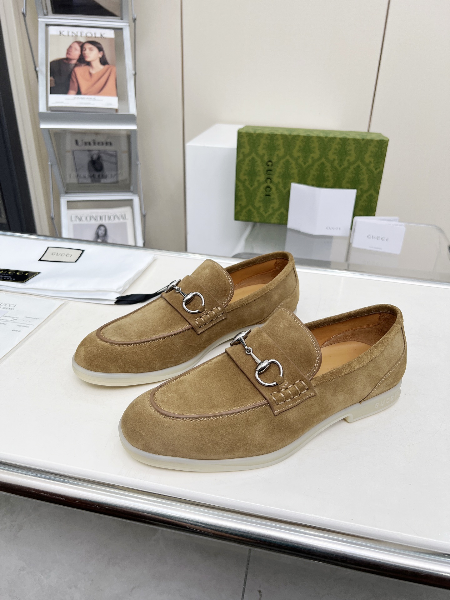 NO:229066,G family suit shoes, craftsmanship. **Classic design, time-consuming and new ** **Clean steps and achieve extraordinary demeanor ** ** - Born for excellence ** High-version. Top layer cowhide, cow mat. 39-45, loafers, gucci, loafers, business suit, cowhide19860909G家系列西装鞋,匠心工艺. **经典设计,历久弥新**  **从容步履,成就非凡气度**  **—— 为卓越而生** 高版本.头层牛皮,牛里牛垫. 39-45,乐福鞋,gucci,loafers,business suit,cowhide,Women's Shoes