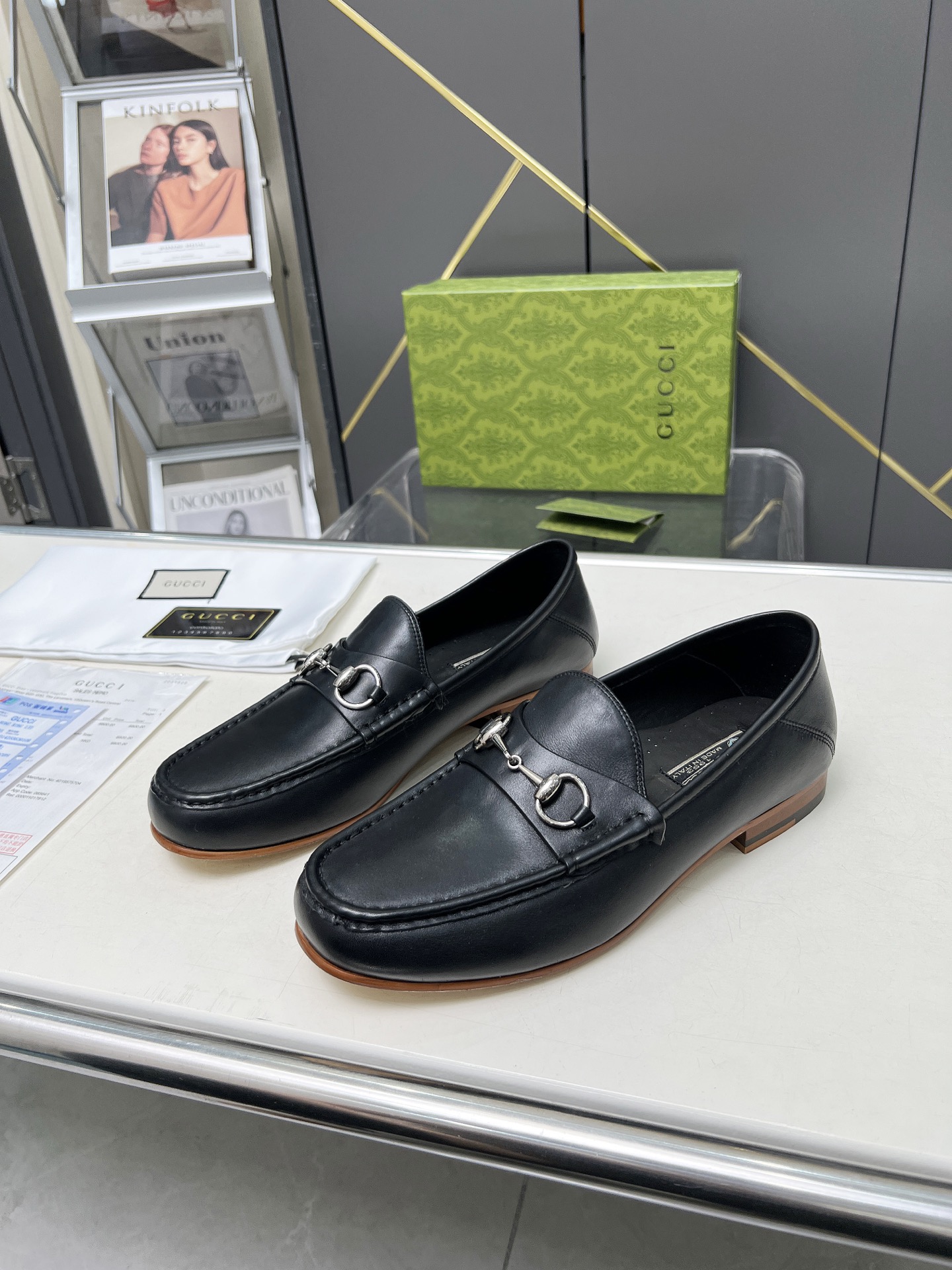 NO:422179,G family suit shoes, craftsmanship. **Classic design, time-consuming and new ** **Clean steps and achieve extraordinary demeanor ** ** - Born for excellence ** High-version. Top layer cowhide, cow mat. 39-45, loafers, gucci, loafers, business suit, cowhide19860909G家系列西装鞋,匠心工艺. **经典设计,历久弥新**  **从容步履,成就非凡气度**  **—— 为卓越而生** 高版本.头层牛皮,牛里牛垫. 39-45,乐福鞋,gucci,loafers,business suit,cowhide,Women's Shoes