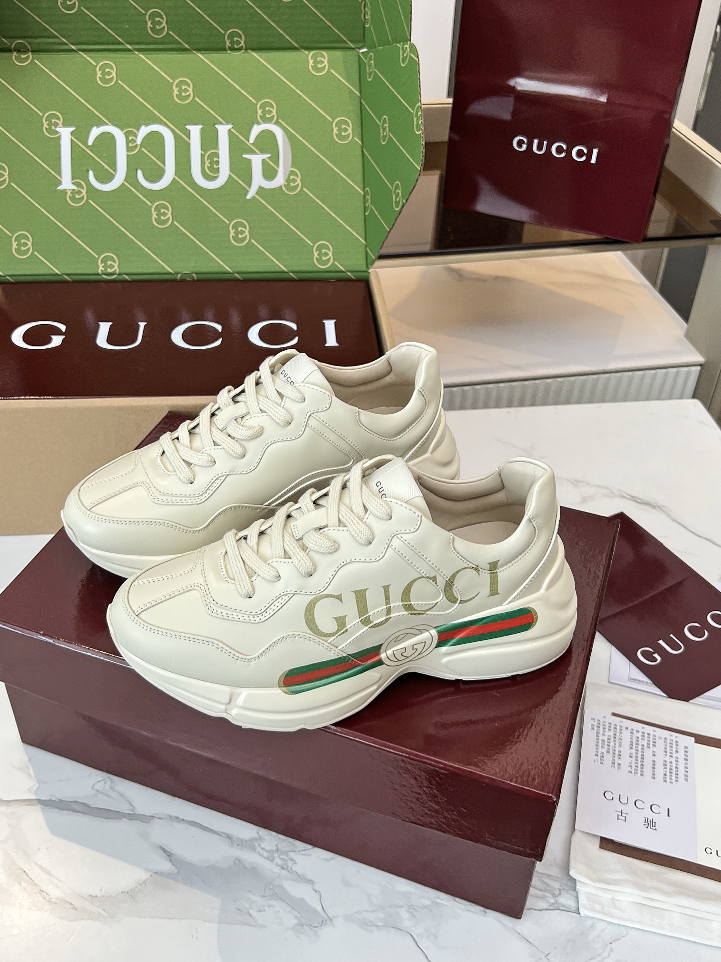 NO:625876,Gucci dad shoes, make your luxury statement. Tired of the same old shoes?  Keen to stand out from the crowd?  Gucci dad shoes; just the style item your wardrobe is missing!  Classic reshaping, retro resurgence absorbs the retro soul of the 90s and injects Gucci's contemporary aesthetic genes. The iconic thick silhouette, bold lines and layered design instantly awaken your retro trend DNA and become the absolute visual focus on the street. Double G glory, the classic double G logo is everywhere, either eye-catching embellishment, or low-key integrated into the details of the shoe body. This is not only a brand symbol, but also a silent declaration of your extraordinary taste and identity. Wear it, and every step brings its own halo.  Luxurious materials and craftsmanship Gucci never compromises on quality. We use top-grade leather, high-quality fabrics and high-tech synthetic materials, and create them through exquisite craftsmanship. Every stitch and every inch of fabric tells the luxurious heritage of Made in Italy, which is durable and lasts forever. Matching code 35-4039-45, dad shoes, gucci19860909Gucci 老爹鞋,踩出你的奢华宣言 厌倦了千篇一律？渴望在人群中脱颖而出？Gucci 老爹鞋；正是你衣橱里缺失的那件风格利器！ 经典重塑,复古回潮汲取90年代复古灵魂,注入 Gucci 当代美学基因.标志性的厚实廓形、大胆线条与层次感设计,瞬间唤醒你的复古潮流DNA,成为街头绝对的视觉焦点. 双G荣耀,无处不在无处不在的经典双G标识,或醒目点缀,或低调融入鞋身细节.这不仅是品牌象征,更是你不凡品味与身份的无声宣告.穿上它,每一步都自带光环. 奢华材质,匠心工艺Gucci 从不妥协于品质.甄顶级皮革、优质织物与高科技合成材质,通过精湛工艺拼接打造.每一处缝线、每一寸面料都诉说着意大利制造的奢华底蕴,经久耐穿,历久弥新. 配码35-4039-45,老爹鞋,gucci,Women's Shoes