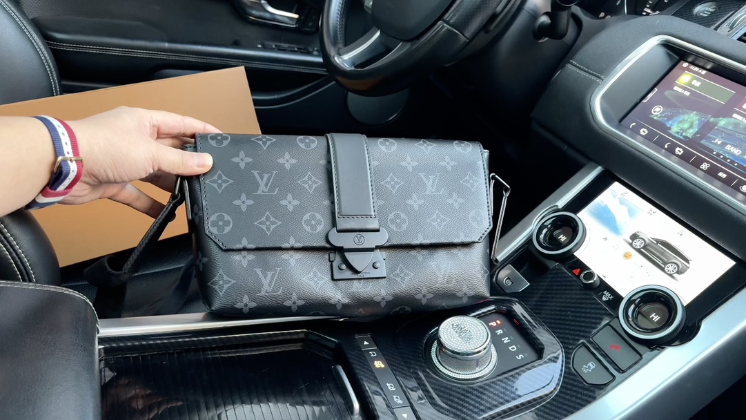 Louis Vuitton Sacs À Bandoulière & À Épaule En ligne du concepteur chinois