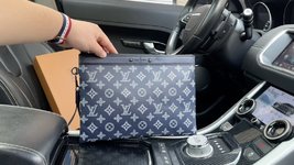 Louis Vuitton Clutches & Pouch Bags