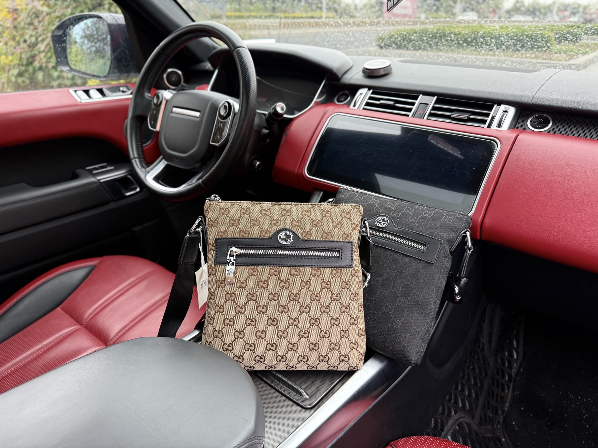 Gucci Signature Messenger Bag, Iconic Design, Canvas and Leather Accents