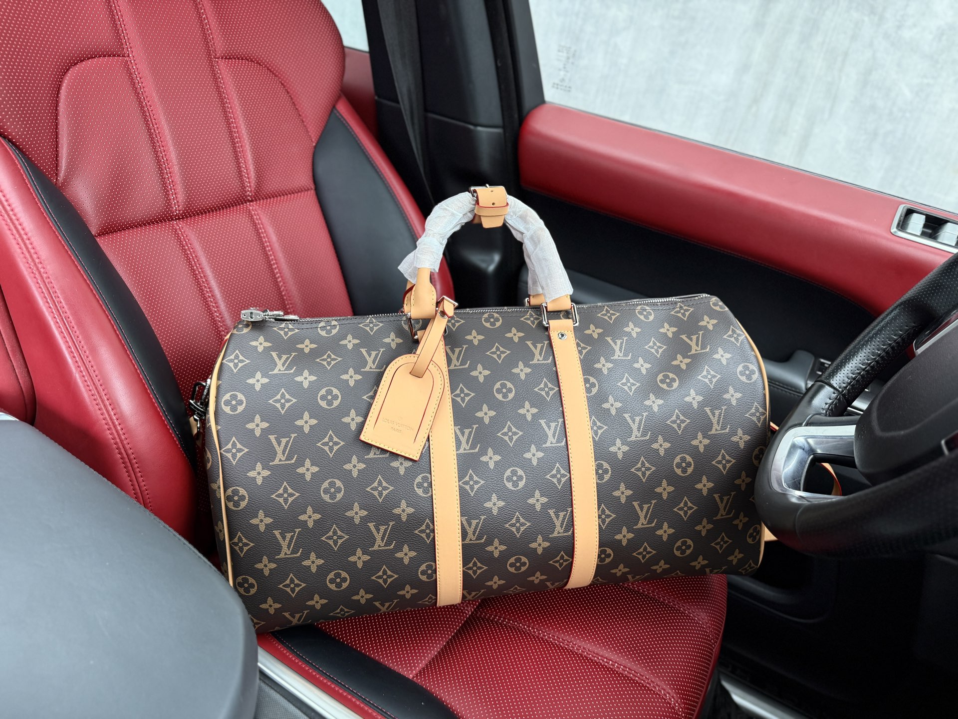💰320 📷高端货‼️ 新款 “Louis Vuitton”lv旅行袋💼 路易威登旅行袋 M12634 LOUIS VUITTON keepall 品牌徽标可拆卸可调节肩带拉链开合 Monogram Macassar 涂层帆布 手提单肩斜挎旅行包 50 男款 宽敞的容量和可调节肩带适用于工作、休闲或出行 高清五金logo标志、内里隔层!专用内里。顺滑拉链、做工精致每个细节到位!男人必备款。尺寸:50x29x23cm 带芯片