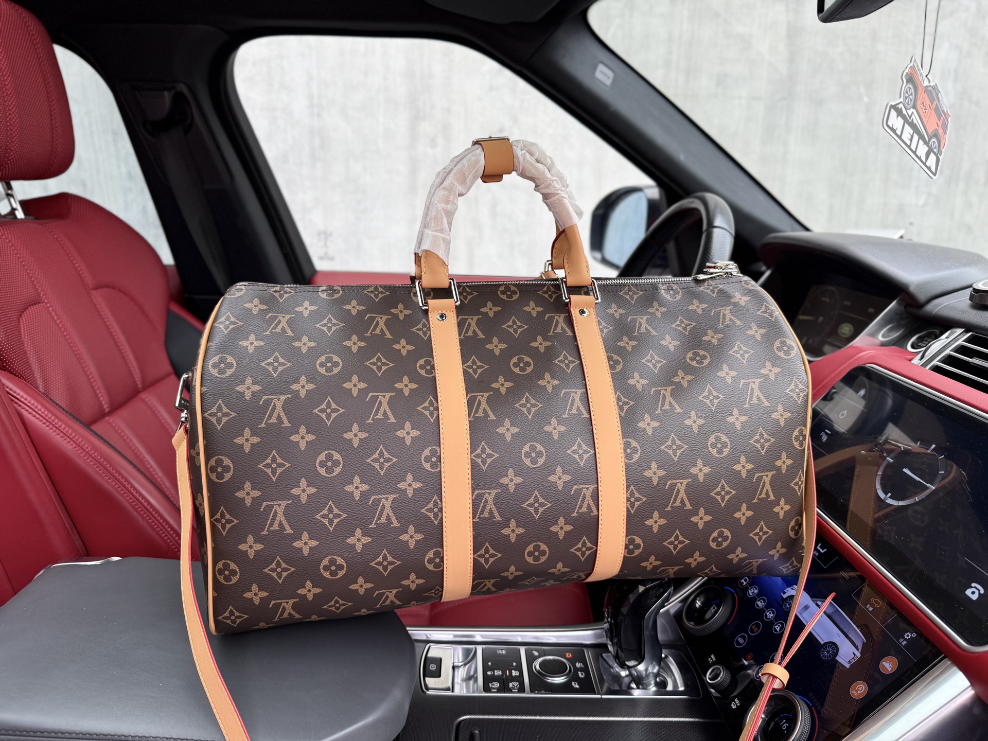 💰320 📷高端货‼️ 新款 “Louis Vuitton”lv旅行袋💼 路易威登旅行袋 M12634 LOUIS VUITTON keepall 品牌徽标可拆卸可调节肩带拉链开合 Monogram Macassar 涂层帆布 手提单肩斜挎旅行包 50 男款 宽敞的容量和可调节肩带适用于工作、休闲或出行 高清五金logo标志、内里隔层!专用内里。顺滑拉链、做工精致每个细节到位!男人必备款。尺寸:50x29x23cm 带芯片