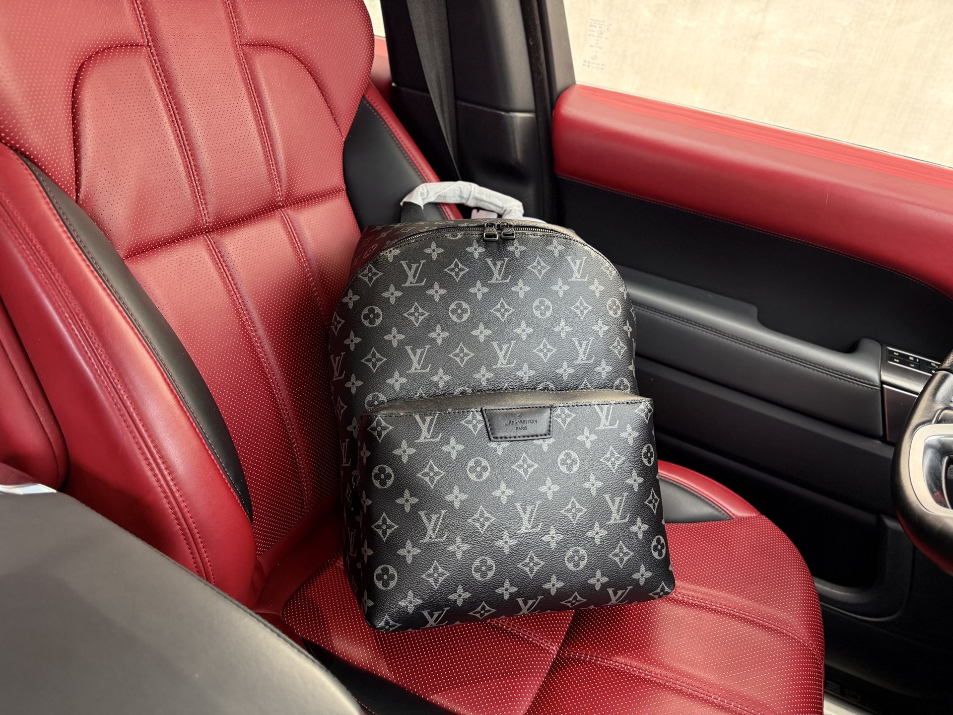 📷高端货 ️ 新款 “ Louis Vuitton ”lv双肩包💼 路易威登双肩包 M43186 LOUIS VUITTON Discovery PM 经典老花百搭通勤 帆布拼牛皮 背包双肩包 小号 男款 黑色 高清五金logo标志、专用里内里.顺滑拉链、油边平滑、做工精致每个细节到位!潮男必备款 规格:30x40x20cm