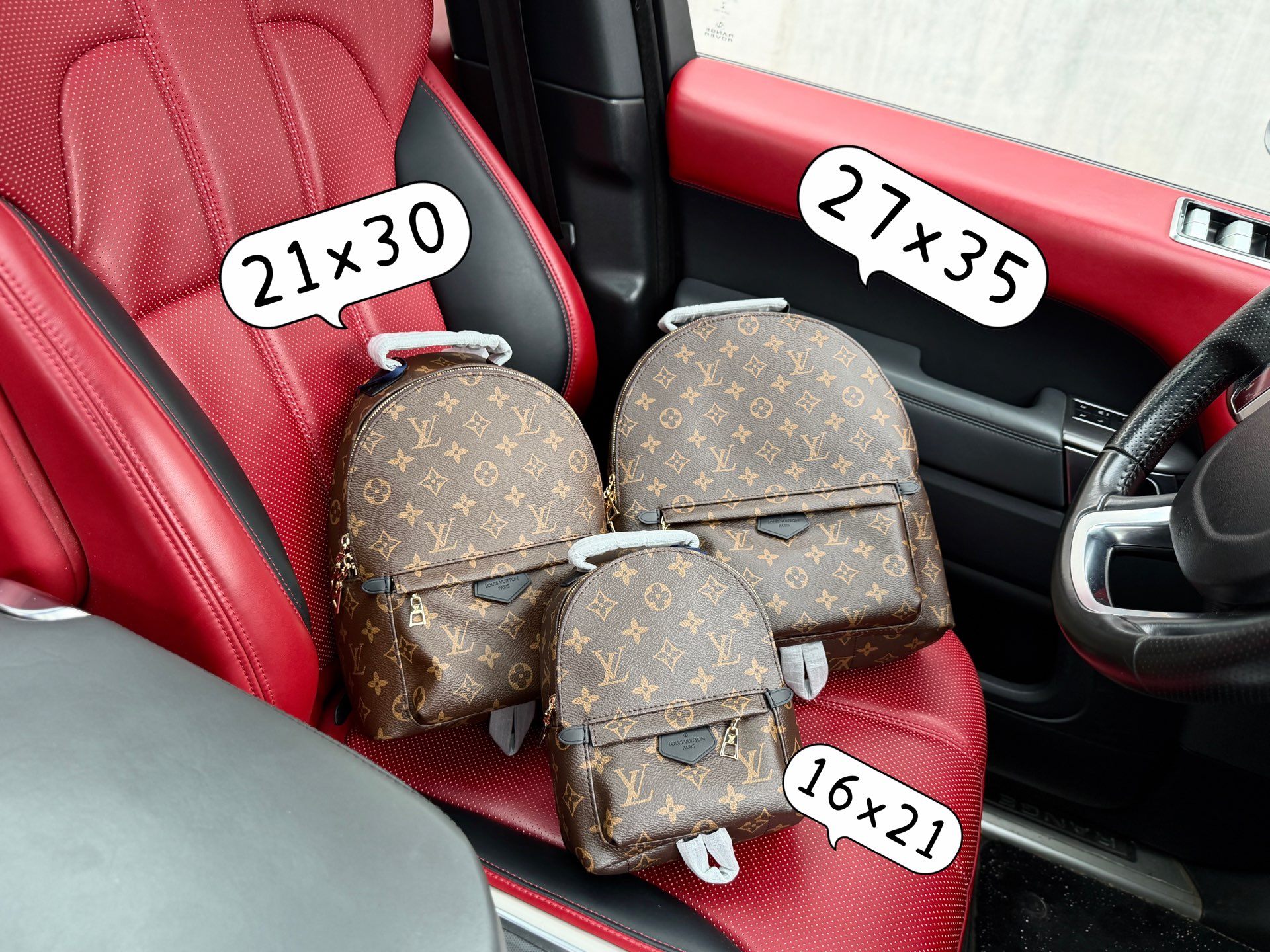💰260 📷高端货‼️ 新款 “ Louis Vuitton ”lv双肩包💼 路易威登双肩包M41561 LOUIS VUITTON Palm Springs 复古时尚老花印花拉链开合 帆布拼皮革 小书包/迷你双肩包背包 男女款 深咖色 学生背包 高清五金logo标志、专用里内里。顺滑拉链、油边平滑、做工精致每个细节到位!潮男必备款 规格:大号27x35cm 中号21x30cm 小号16x21cm 配飞机盒✈️➕折叠礼盒➕芯片版