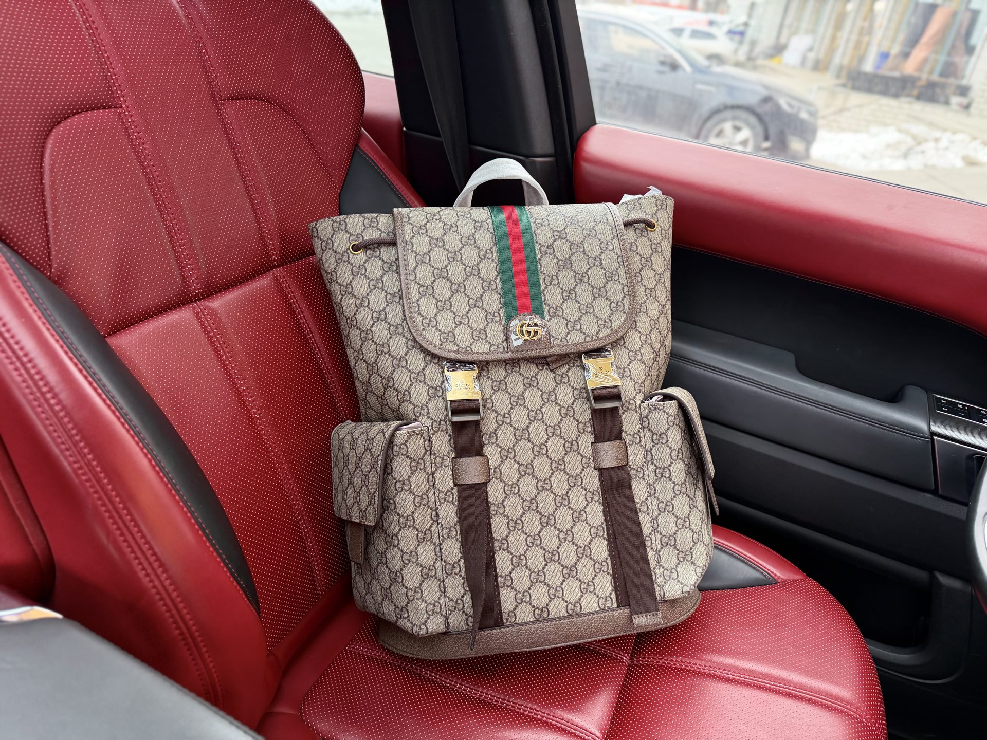 P293 High-end Goods‼ ️ New "Gucci" Gucci Backpack Gucci Gucci Backpack Student School Bag Gucci Gucci Ophidia Monogram Pattern Coated Fabric Backpack Large Size Men's Beige With Dark Brown High-definition Hardware Logo Logo, Special Lining. Smooth Zippers, Smooth Oiled Edges, And Exquisite Workmanship. Every Detail Is In Place A Must-have For Trendy Men. Size: 35x46x12cm