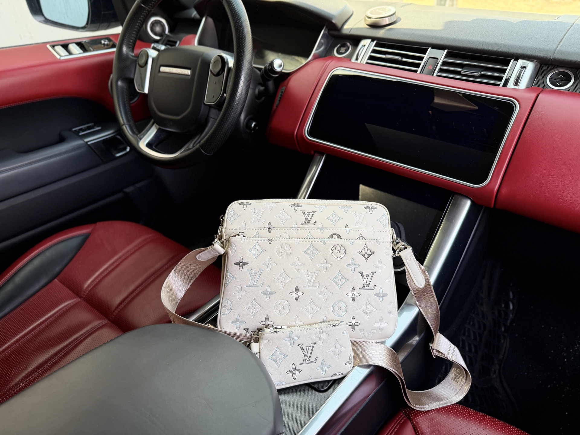 Louis Vuitton Crossbody Bag M28854 10523
