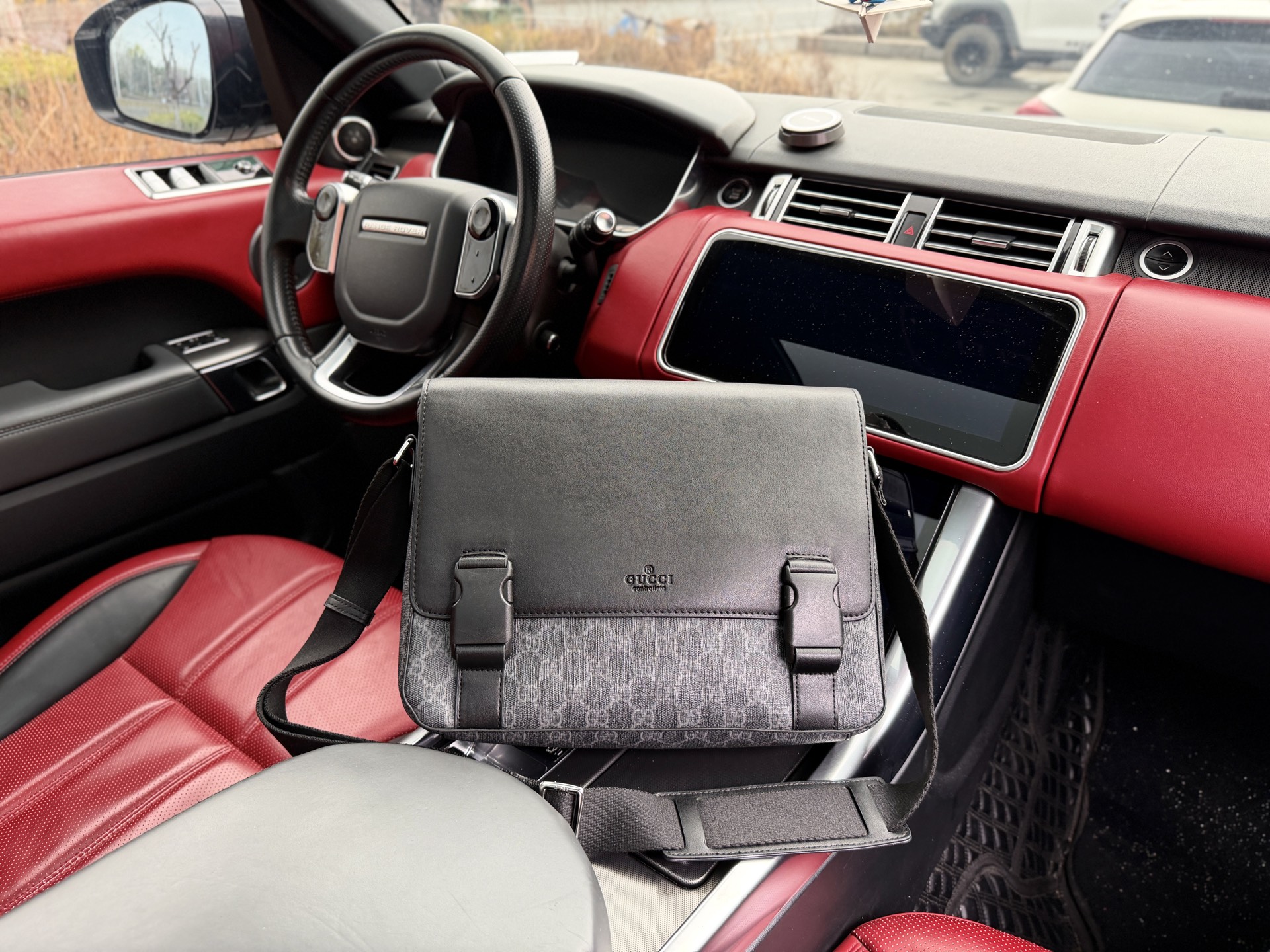 Gucci Crossbody Bag 10005