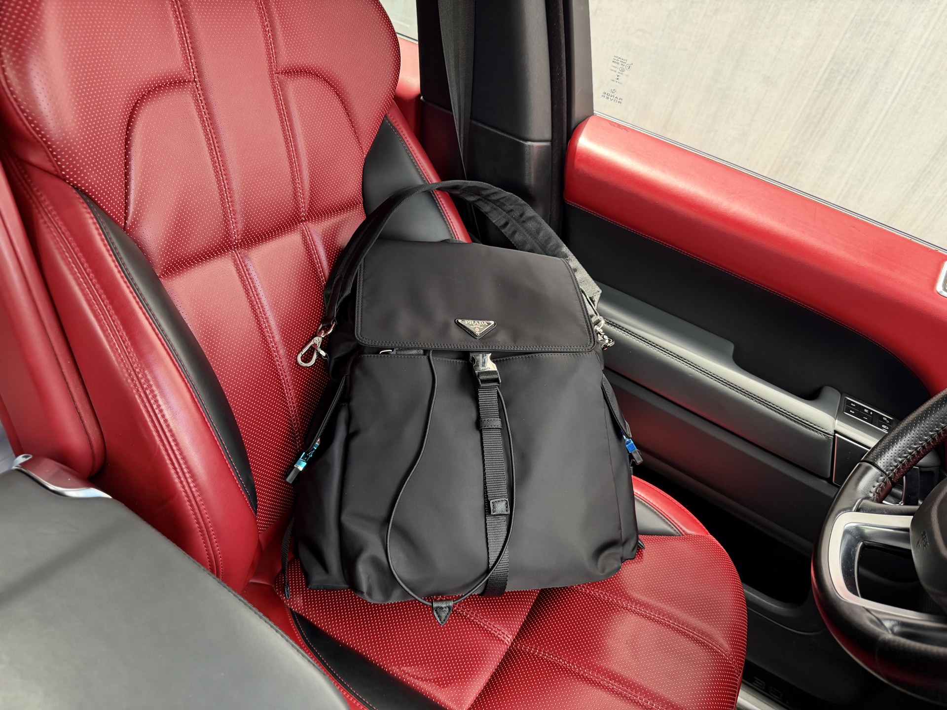 Prada 39x40x15cm everyday