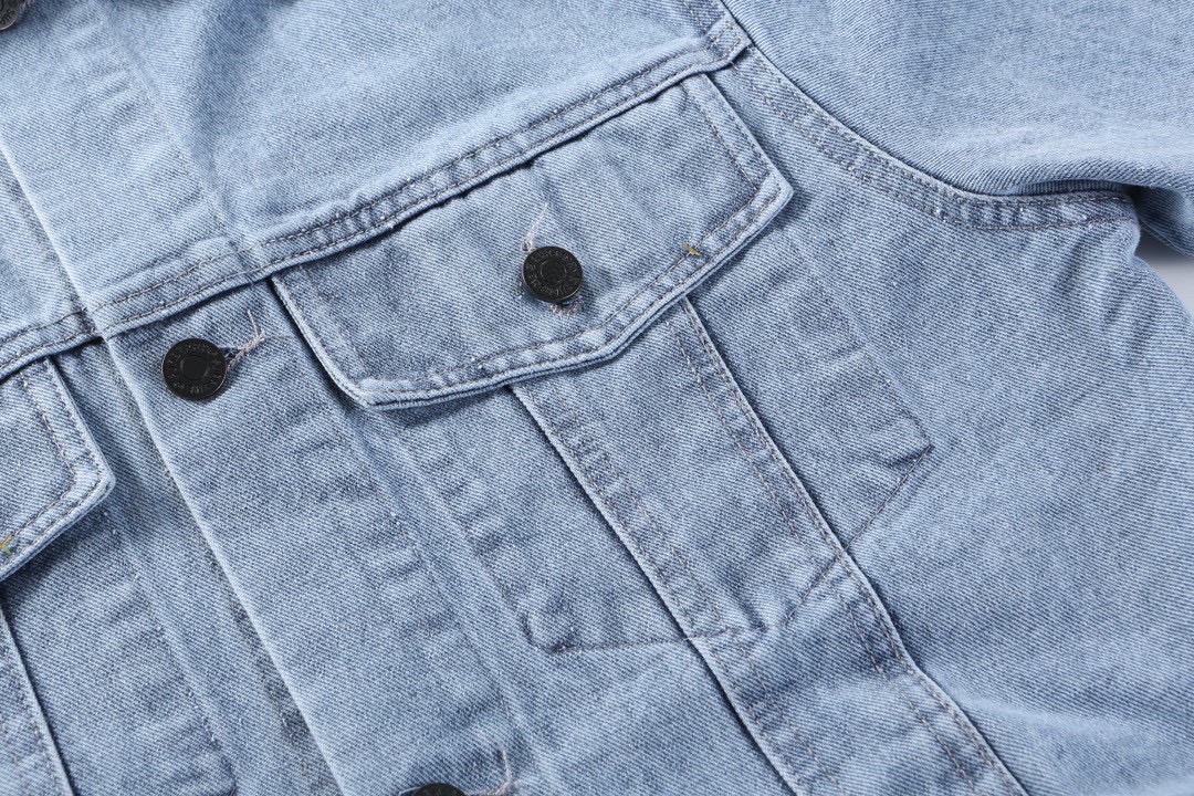 Burberry& Supreme 25ss 联名款战马牛仔外套牛仔蓝-Chinese UA Cheap High Quatity Brand Clothes Bags handbags Sneakers wholesale wholesaler seller from China Factory suppliers Fashion Clothing Shoes best Quality Beautiful Price Burberry& Supreme 25ss 联名款战马牛仔外套牛仔蓝