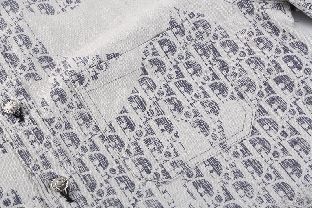 Japanese-Inspired Oblique Print Jacket with Custom Details: Dior’s Fine Manufacturing Trombone - 图片 7