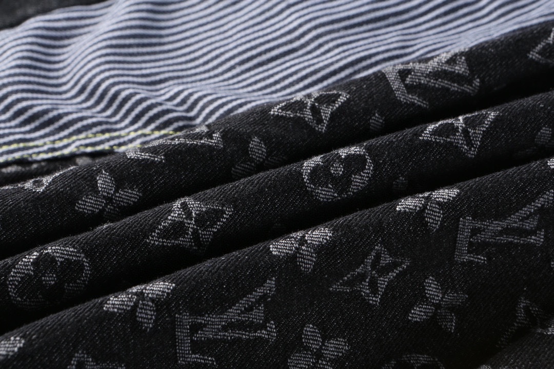 Louis Vuitton/路易威登 24ss 解构拼接满印提花牛仔外套黑-Chinese UA Cheap High Quatity Brand Clothes Bags handbags Sneakers wholesale wholesaler seller from China Factory suppliers Fashion Clothing Shoes best Quality Beautiful Price Louis Vuitton/路易威登 24ss 解构拼接满印提花牛仔外套黑