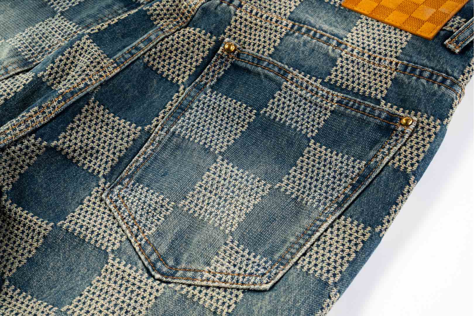 Louis Vuitton /路易威登 25ss棋盘格怀旧牛仔长裤-Chinese UA Cheap High Quatity Brand Clothes Bags handbags Sneakers wholesale wholesaler seller from China Factory suppliers Fashion Clothing Shoes best Quality Beautiful Price Louis Vuitton /路易威登 25ss棋盘格怀旧牛仔长裤