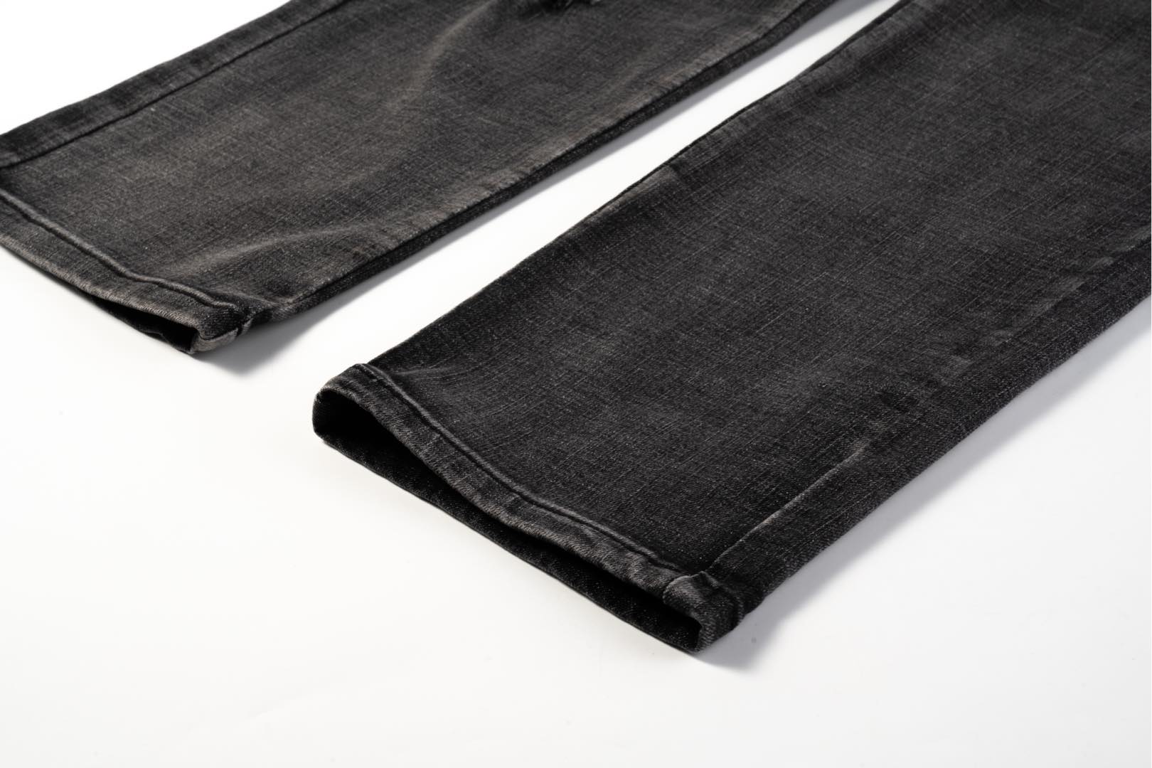 Trendy Men’s High Street Style: Amiri Water Drug House Collection Overview - 图片 6