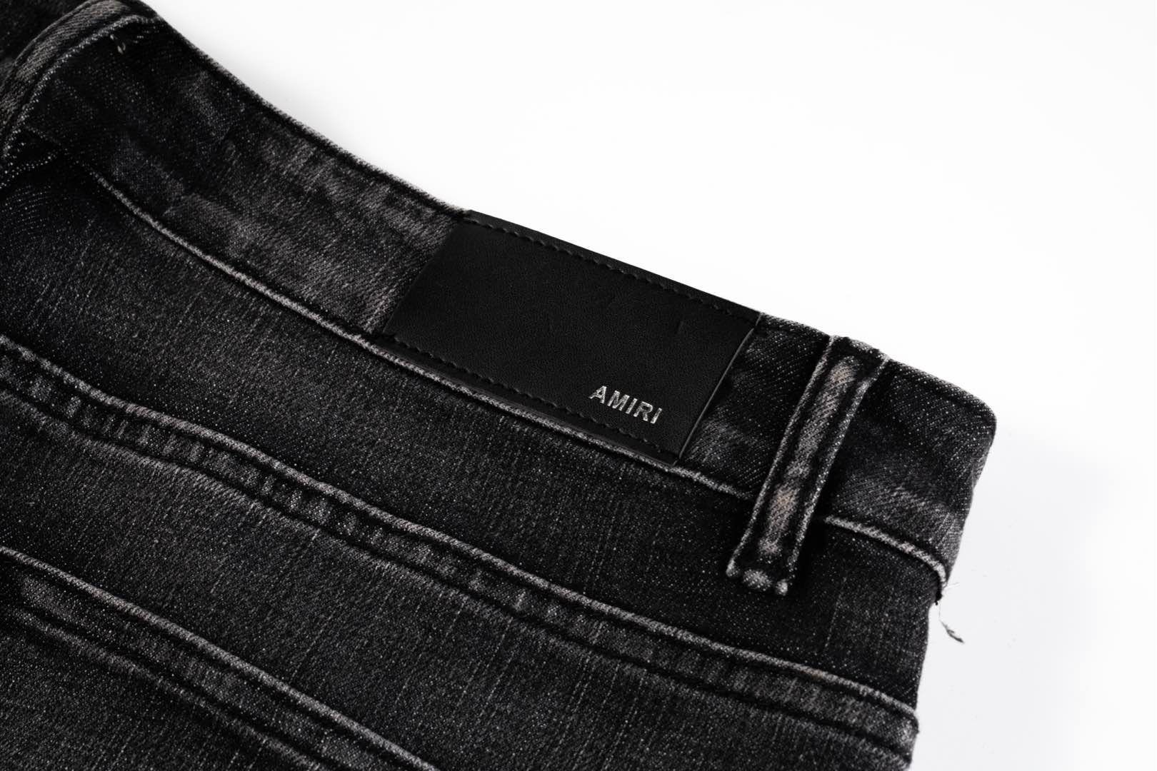 Trendy Men’s High Street Style: Amiri Water Drug House Collection Overview - 图片 7