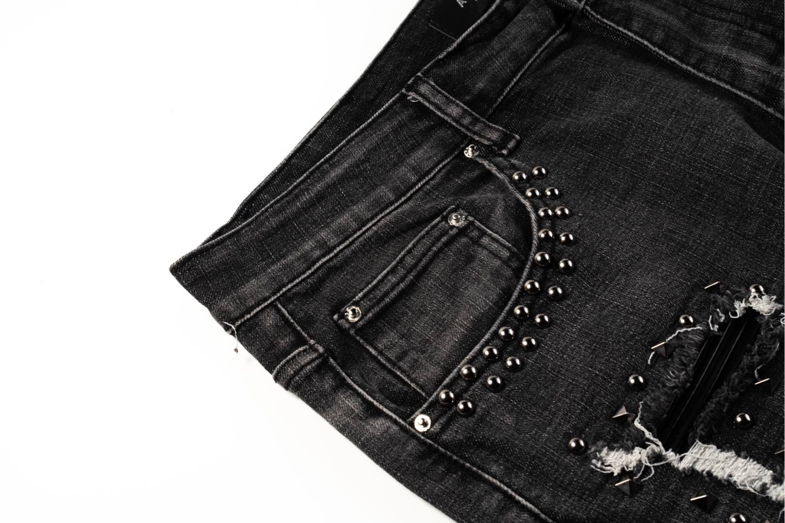 Trendy Men’s High Street Style: Amiri Water Drug House Collection Overview - 图片 4