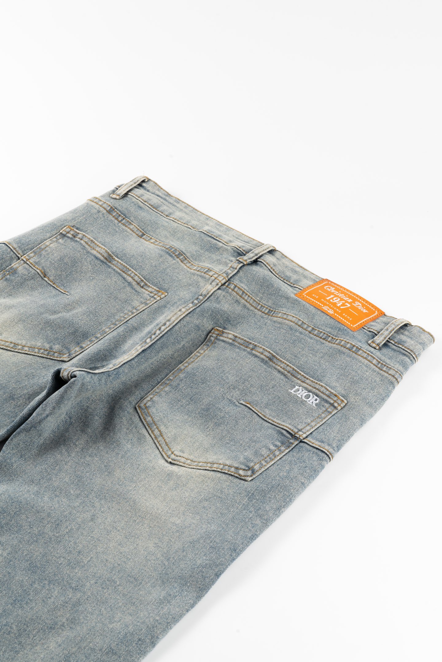 Dior’s Latest 1947 High-Quality Jeans: Classic, Comfortable, and Stylish! - 图片 3