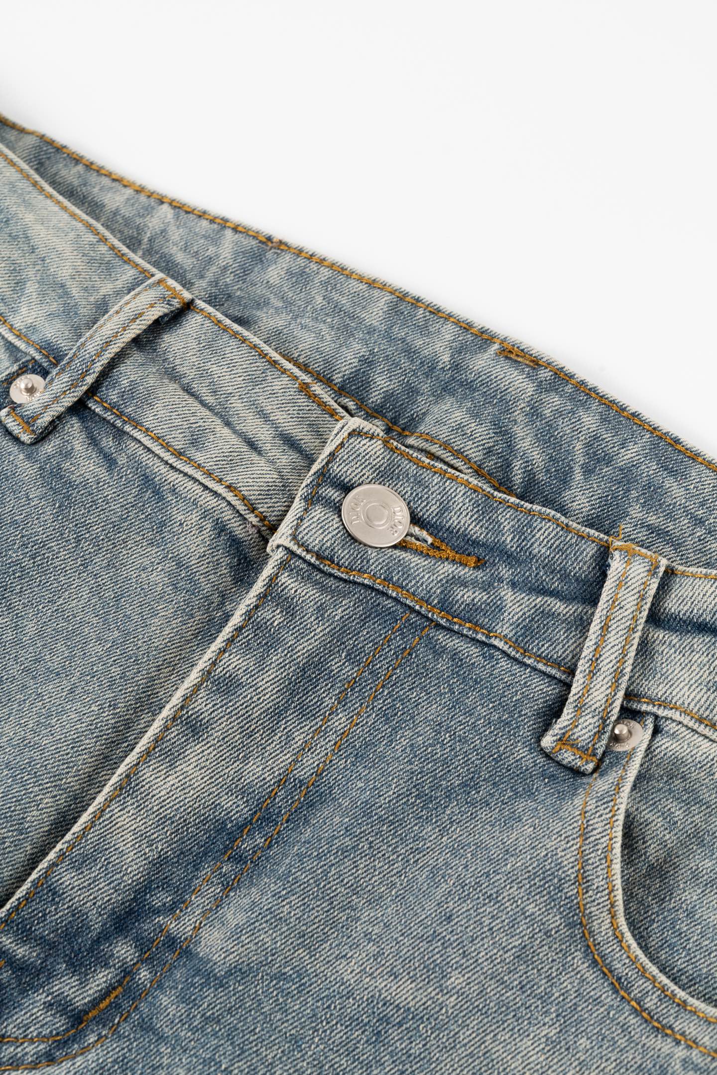 Dior’s Latest 1947 High-Quality Jeans: Classic, Comfortable, and Stylish! - 图片 6