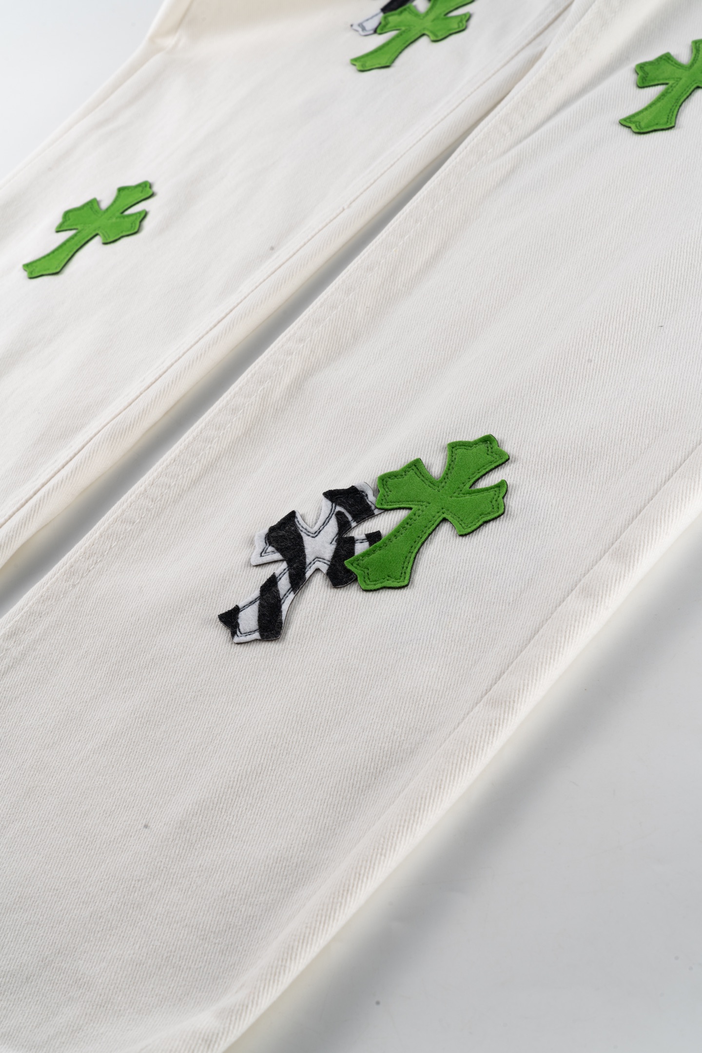 Chrome Hearts 24SS Green Tarpaulin Jeans with Custom Gold Zipper - 图片 3