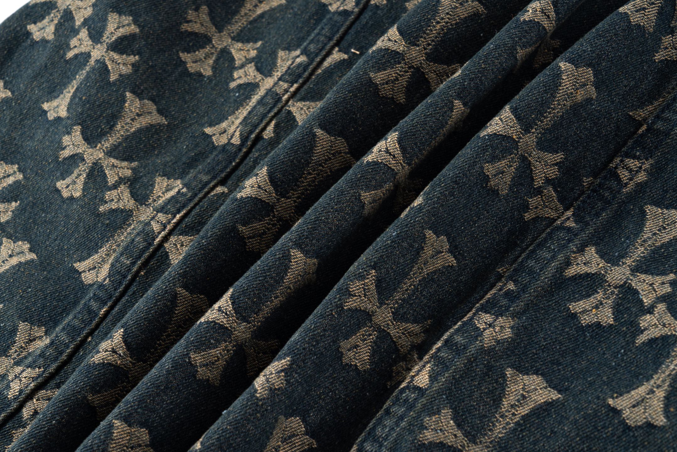 Chrome Hearts Cowboy Jacket with Unique Crucifix Design Elements for Internet Red Stars - 图片 3