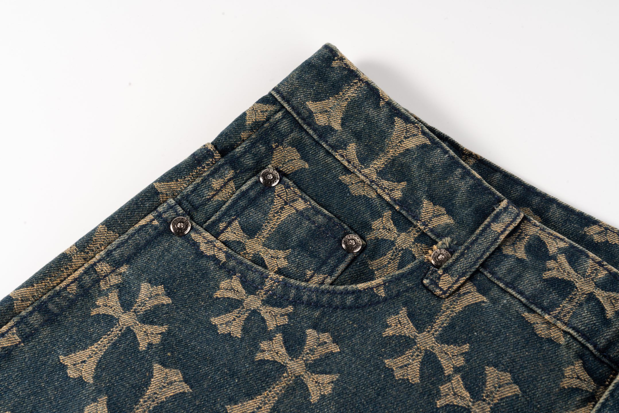 “Chrome Hearts 2024 Fall Collection: Unique Cross Design Pants in Blue (Style 1652)” - 图片 8