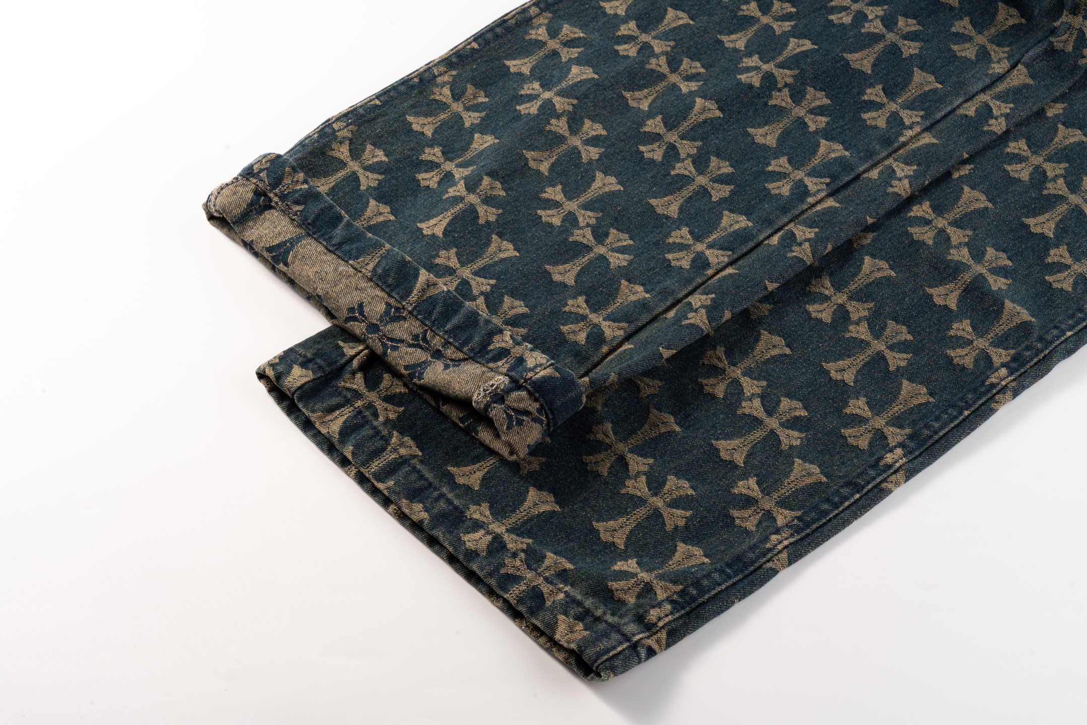 “Chrome Hearts 2024 Fall Collection: Unique Cross Design Pants in Blue (Style 1652)” - 图片 5