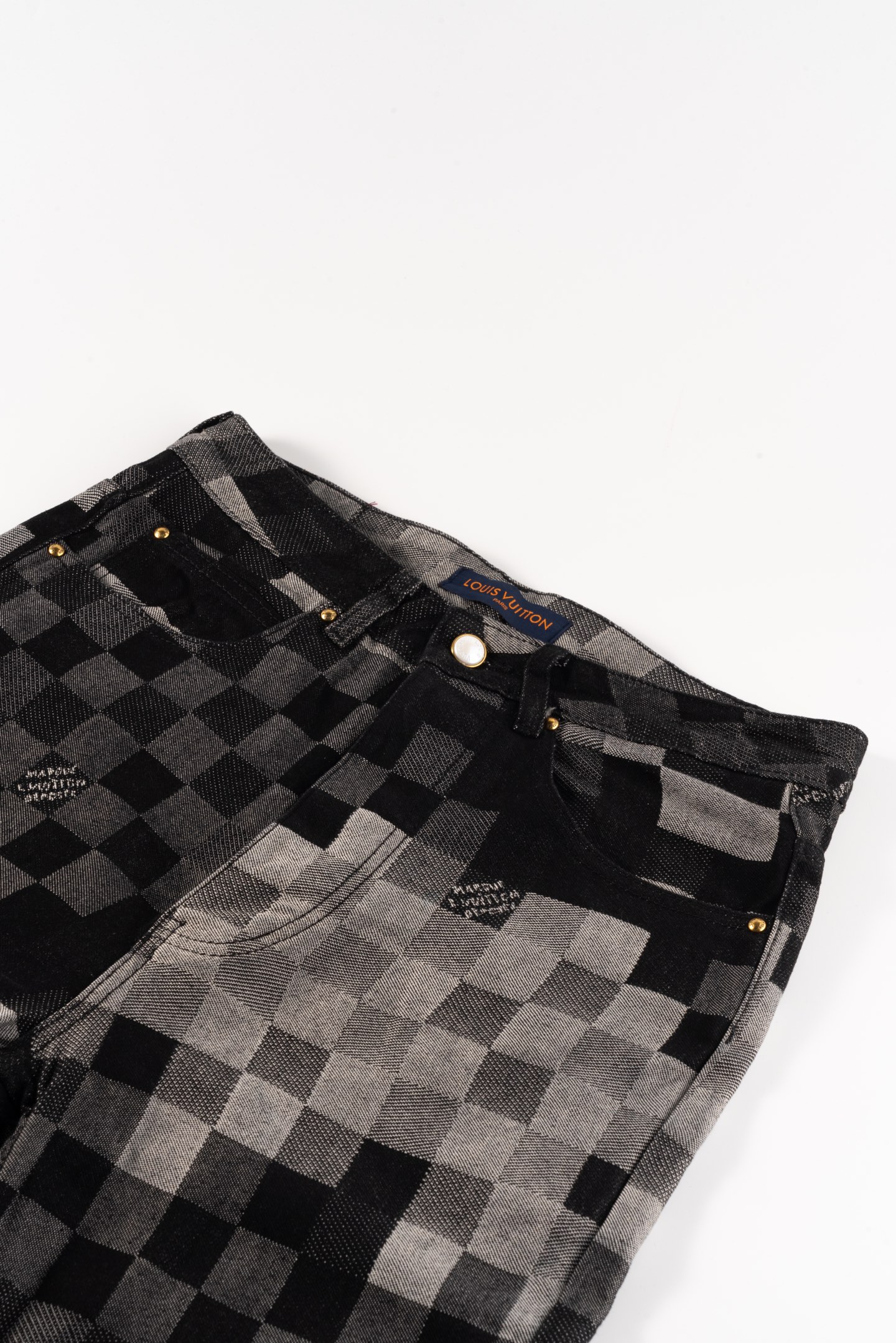 LOUIS VUITTON/路易威登 菲董联名马赛克棋盘格牛仔裤黑色-Chinese UA Cheap High Quatity Brand Clothes Bags handbags Sneakers wholesale wholesaler seller from China Factory suppliers Fashion Clothing Shoes best Quality Beautiful Price LOUIS VUITTON/路易威登 菲董联名马赛克棋盘格牛仔裤黑色