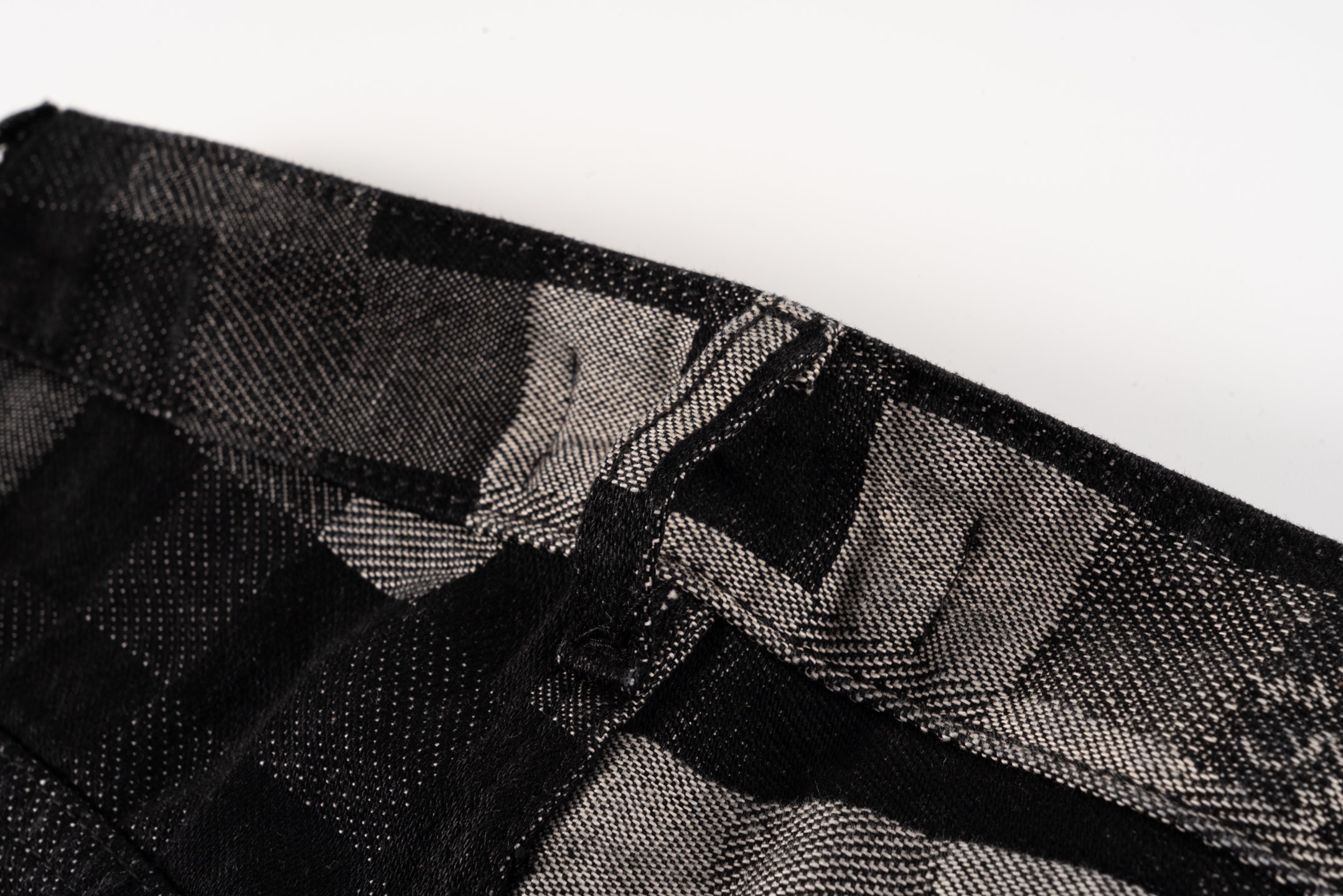 LOUIS VUITTON/路易威登 菲董联名马赛克棋盘格牛仔裤黑色-Chinese UA Cheap High Quatity Brand Clothes Bags handbags Sneakers wholesale wholesaler seller from China Factory suppliers Fashion Clothing Shoes best Quality Beautiful Price LOUIS VUITTON/路易威登 菲董联名马赛克棋盘格牛仔裤黑色