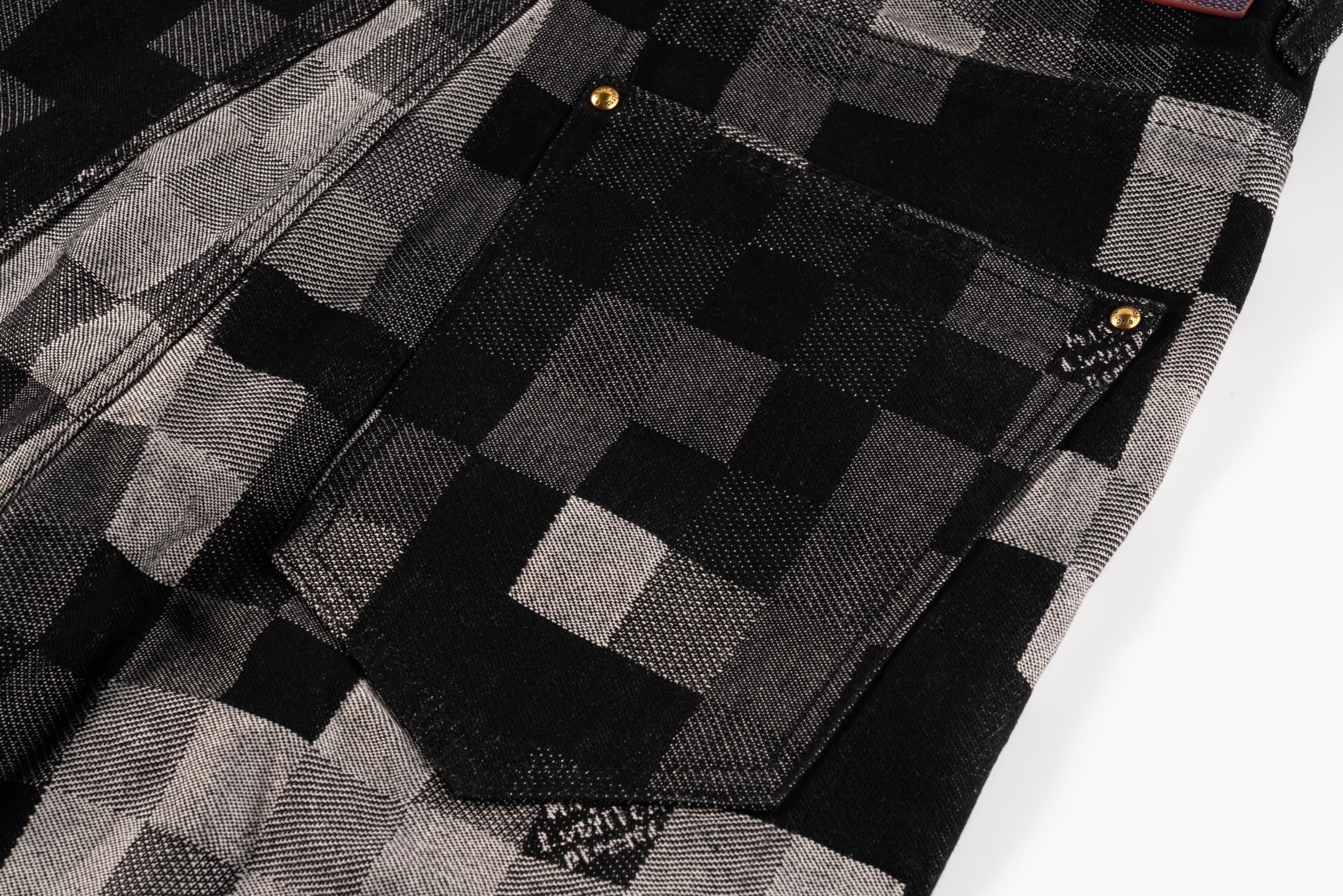 LOUIS VUITTON/路易威登 菲董联名马赛克棋盘格牛仔裤黑色-Chinese UA Cheap High Quatity Brand Clothes Bags handbags Sneakers wholesale wholesaler seller from China Factory suppliers Fashion Clothing Shoes best Quality Beautiful Price LOUIS VUITTON/路易威登 菲董联名马赛克棋盘格牛仔裤黑色