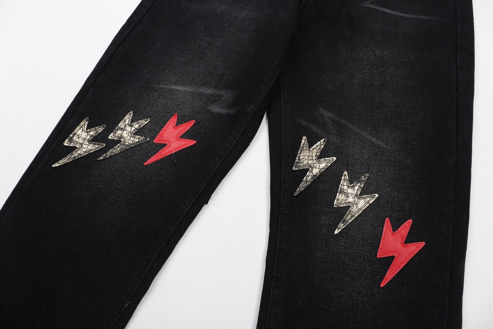 Vintage Levi’s Jeans: Unique Pelvis Slings Boost Prices, Limited Sizes Available - 图片 7