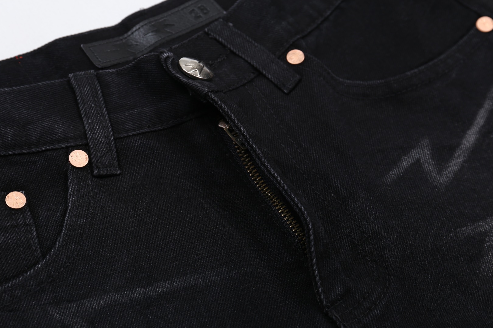 Vintage Levi’s Jeans: Unique Pelvis Slings Boost Prices, Limited Sizes Available - 图片 6