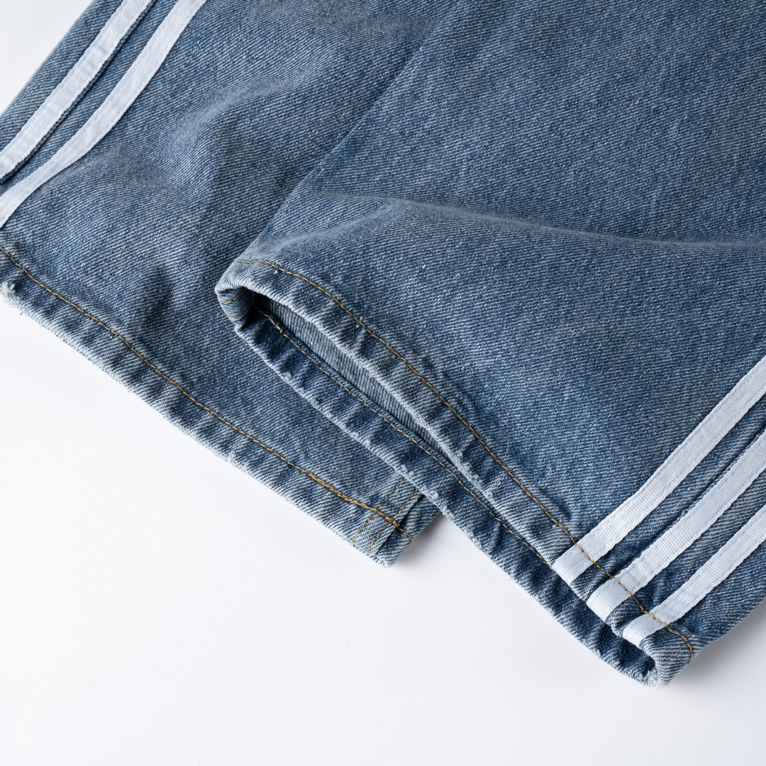 Balenciaga X Adidas Broad-Legged Jeans: Paris Fashion Family Collaboration, Water Wash Blue, Sizes 28-34 - 图片 8