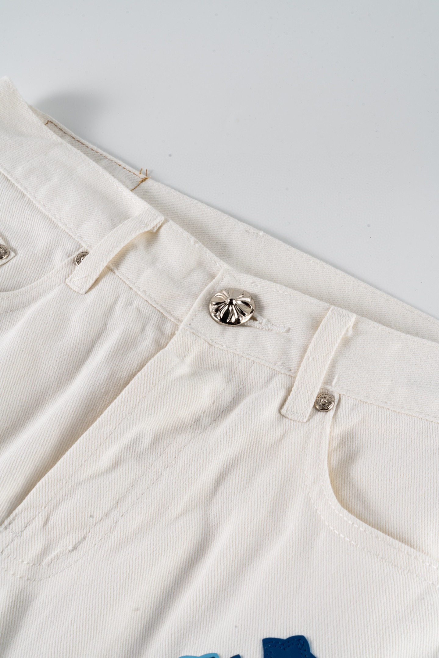 Chrome Hearts/克罗心城市限定系列梵文十字贴布拼皮牛仔裤白蓝-Chinese UA Cheap High Quatity Brand Clothes Bags handbags Sneakers wholesale wholesaler seller from China Factory suppliers Fashion Clothing Shoes best Quality Beautiful Price Chrome Hearts/克罗心城市限定系列梵文十字贴布拼皮牛仔裤白蓝