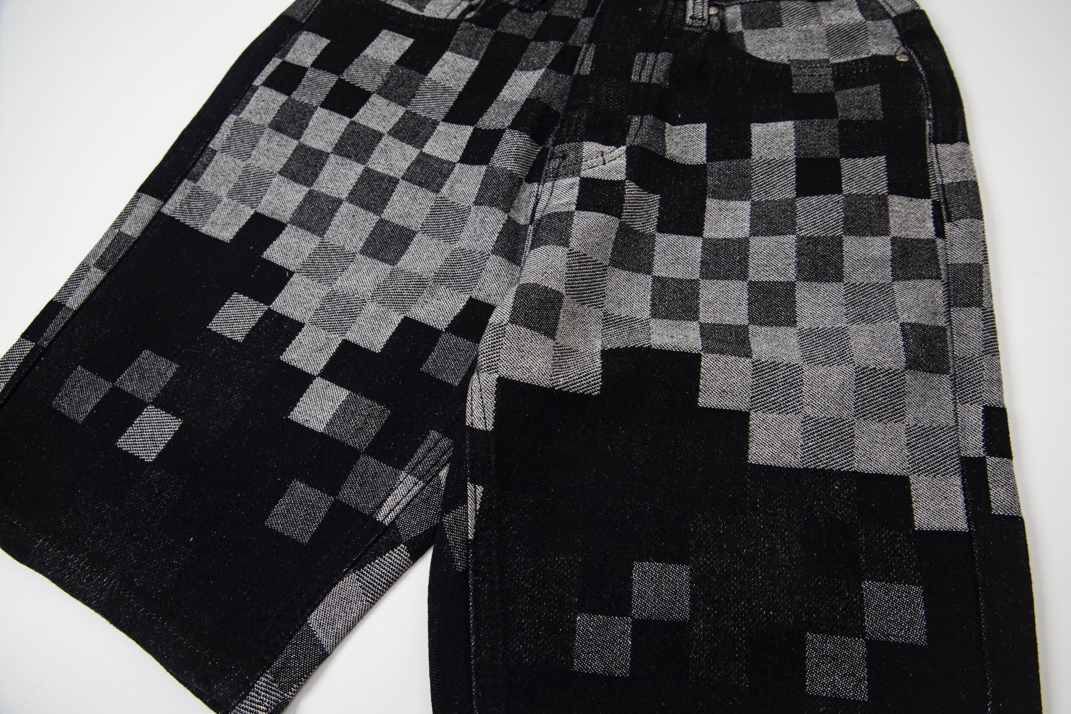 Louis Vuitton/路易威登24sS马赛克棋盘格提花生仔短裤 黑色