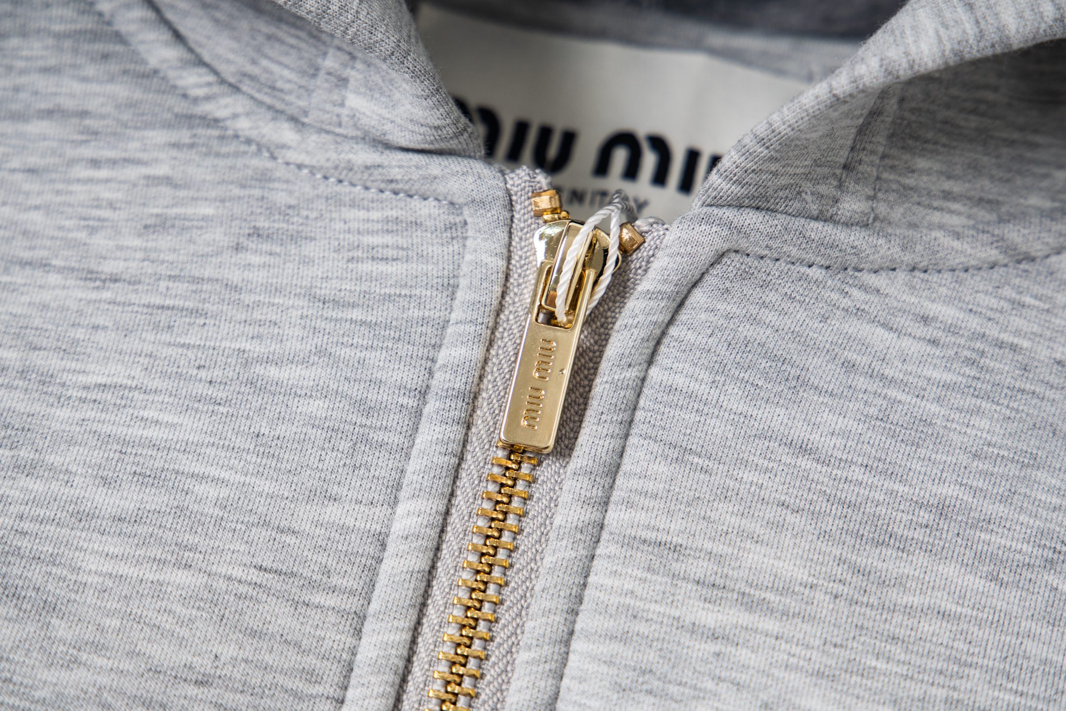 Miu Miu/缪缪 25ss 徽标贴布绣太空棉连帽外套