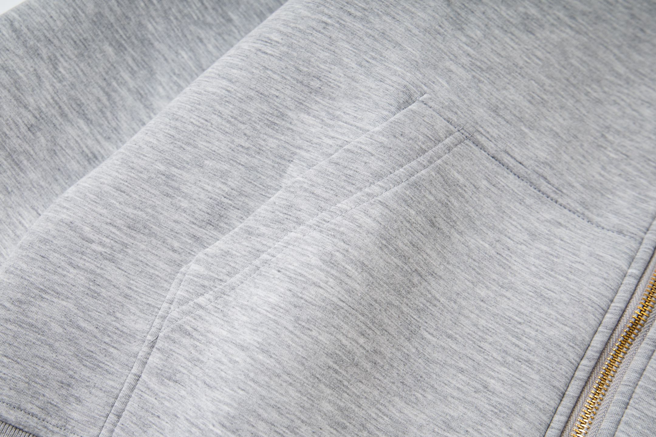 Miu Miu/缪缪 25ss 徽标贴布绣太空棉连帽外套