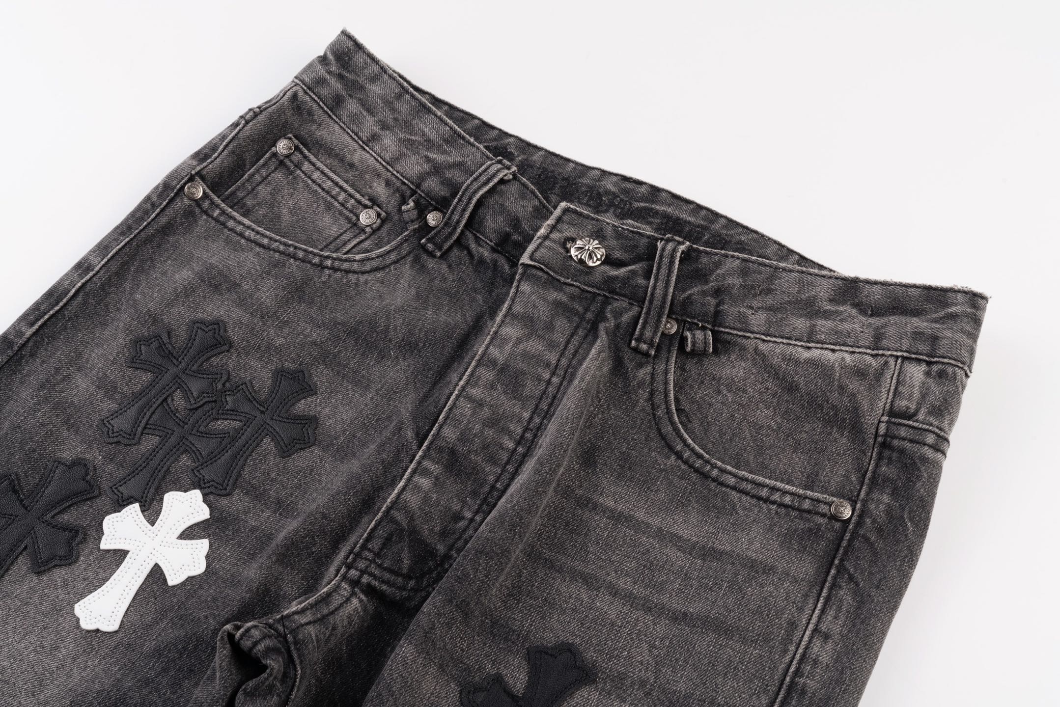 Chtome Heart/克罗心 25ss 城市限定火焰黑白贴皮牛仔裤黑色-莆田鞋,莆田鞋货源,高仿鞋,高仿鞋货源,安福档口,莆田高仿鞋,莆田鞋批发,高仿鞋批发,莆田高仿运动鞋,高仿运动鞋,莆田运动鞋 Chtome Heart/克罗心 25ss 城市限定火焰黑白贴皮牛仔裤黑色