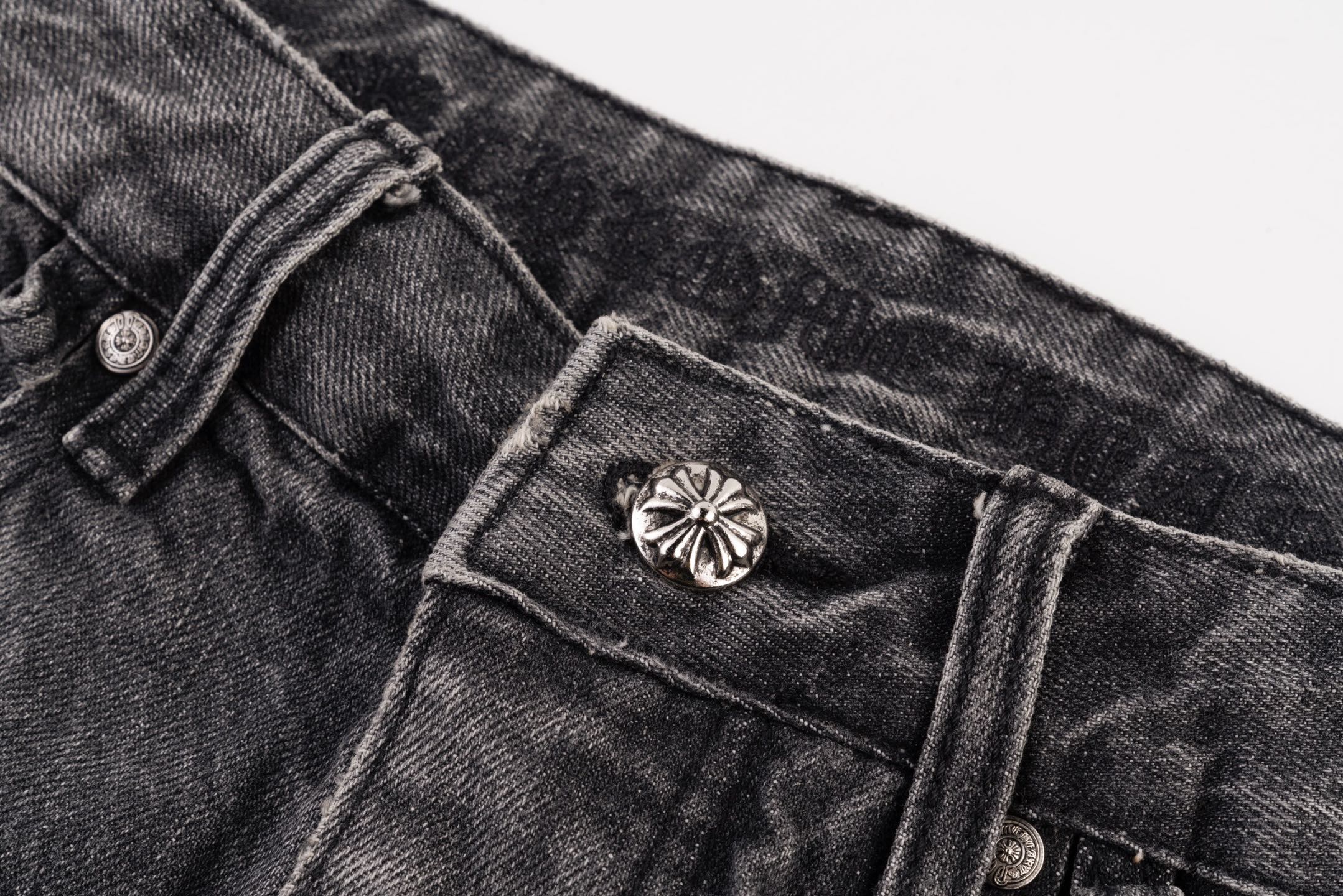 Chtome Heart/克罗心 25ss 城市限定火焰黑白贴皮牛仔裤黑色-莆田鞋,莆田鞋货源,高仿鞋,高仿鞋货源,安福档口,莆田高仿鞋,莆田鞋批发,高仿鞋批发,莆田高仿运动鞋,高仿运动鞋,莆田运动鞋 Chtome Heart/克罗心 25ss 城市限定火焰黑白贴皮牛仔裤黑色