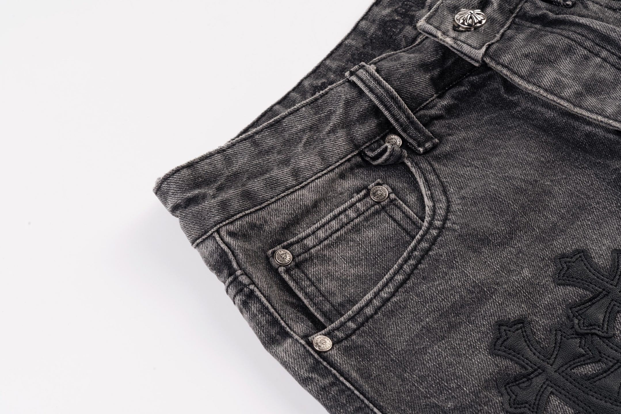 Chtome Heart/克罗心 25ss 城市限定火焰黑白贴皮牛仔裤黑色-莆田鞋,莆田鞋货源,高仿鞋,高仿鞋货源,安福档口,莆田高仿鞋,莆田鞋批发,高仿鞋批发,莆田高仿运动鞋,高仿运动鞋,莆田运动鞋 Chtome Heart/克罗心 25ss 城市限定火焰黑白贴皮牛仔裤黑色