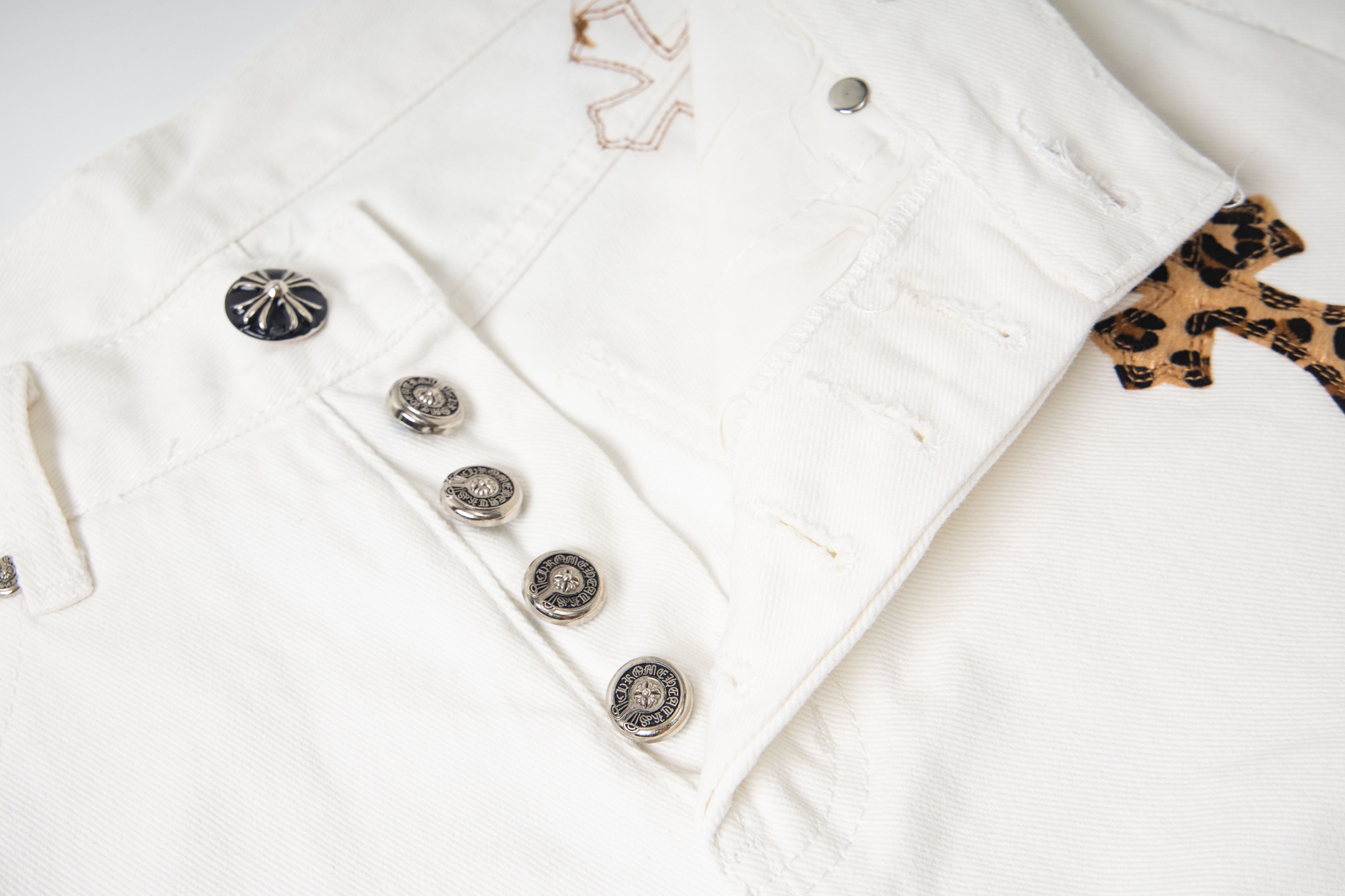 Chrome Hearts Chrome Hearts & 克罗心 白底拼豹纹中古涂鸦绘画高街牛仔裤